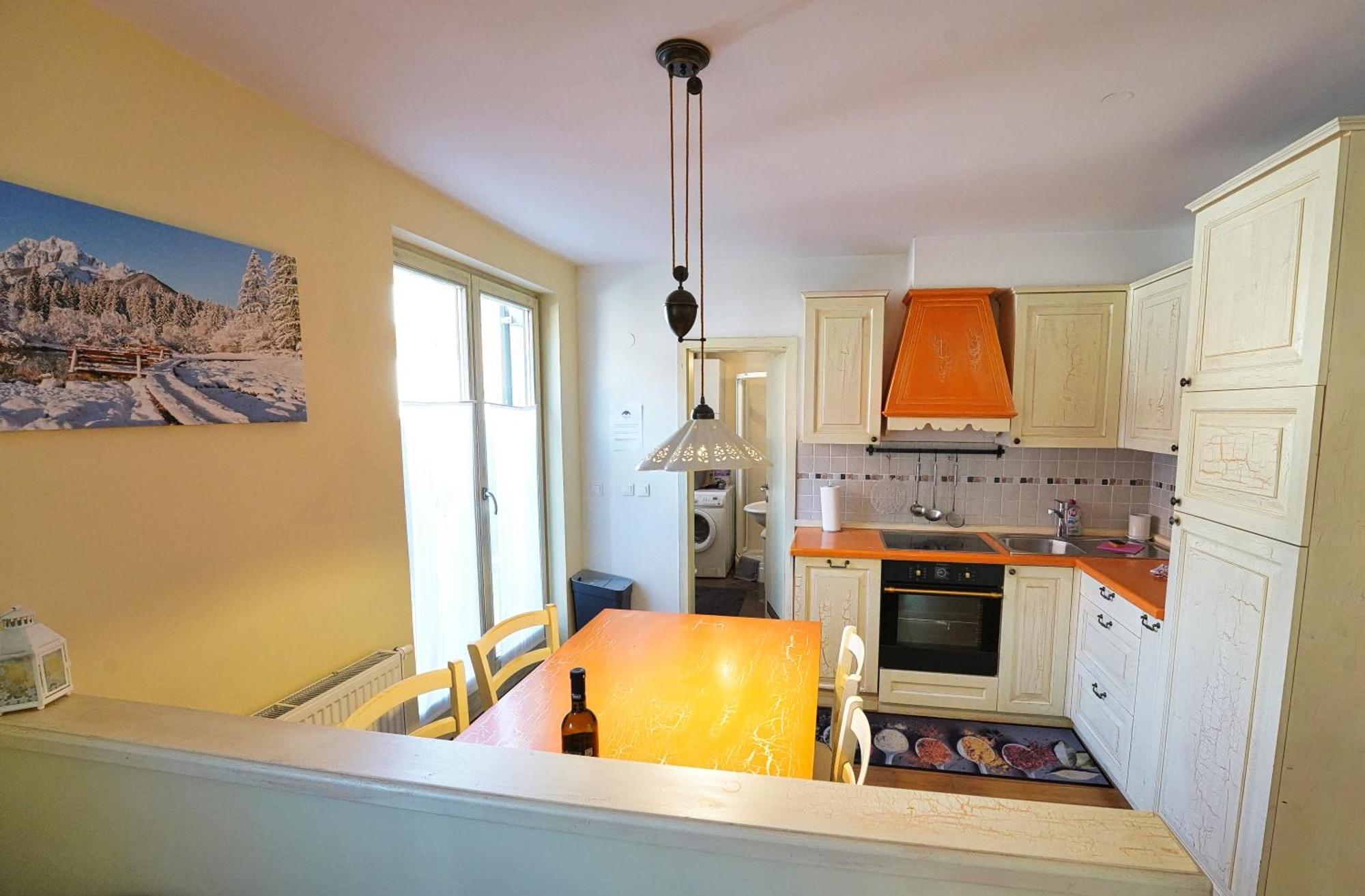 Apartment Mojstrovka With Terrace In City Center Kranjska Gora Bagian luar foto